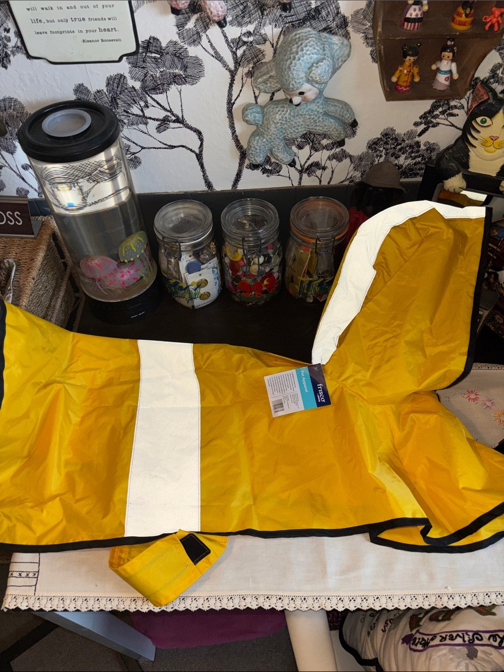 NWT FRISCO BY CHEWY XXL RAINY DAY RAINCOAT IN YELLOW WITH REFLECTIVE STRIP ON